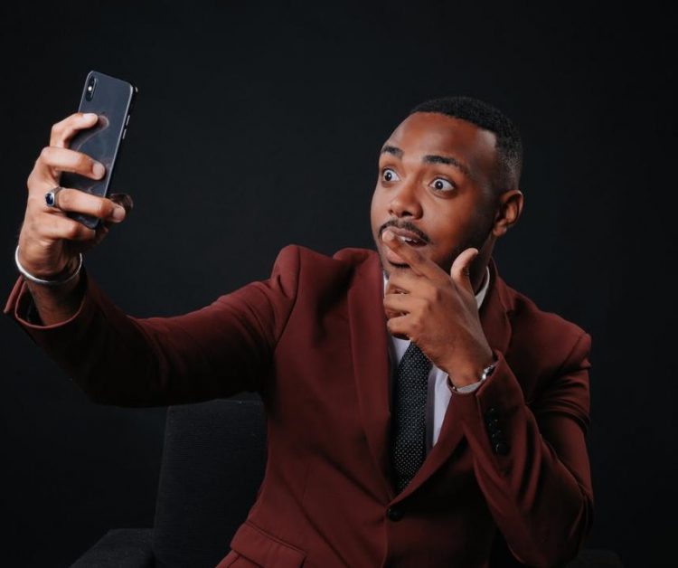 O influenciador digital Ed Jr. foi v&iacute;tima de inj&uacute;ria racial ap&oacute;s fazer cr&iacute;ticas a falta de representatividade – Foto: Reprodu&ccedil;&atilde;o/Instagram