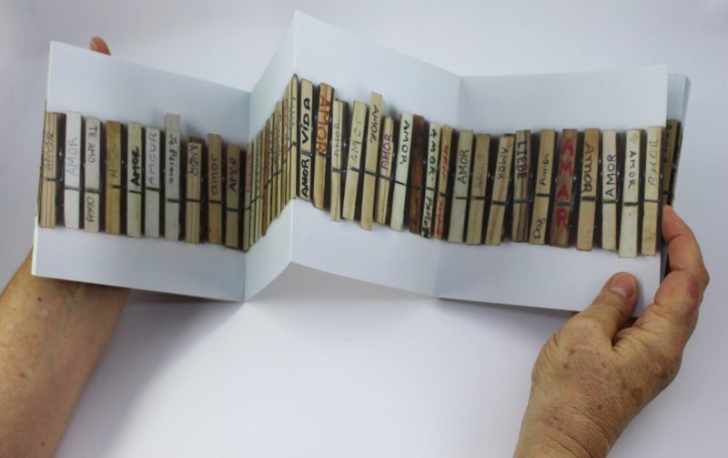 Obra de Helida Tessler, na exposi&ccedil;&atilde;o “LivrosLivres” – Foto: Divulga&ccedil;&atilde;o/ND