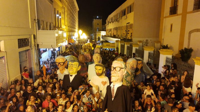 Cortejo dos bonecos gigantes no Centro de Florian&oacute;polis – Foto: Marina Sim&otilde;es/ND
