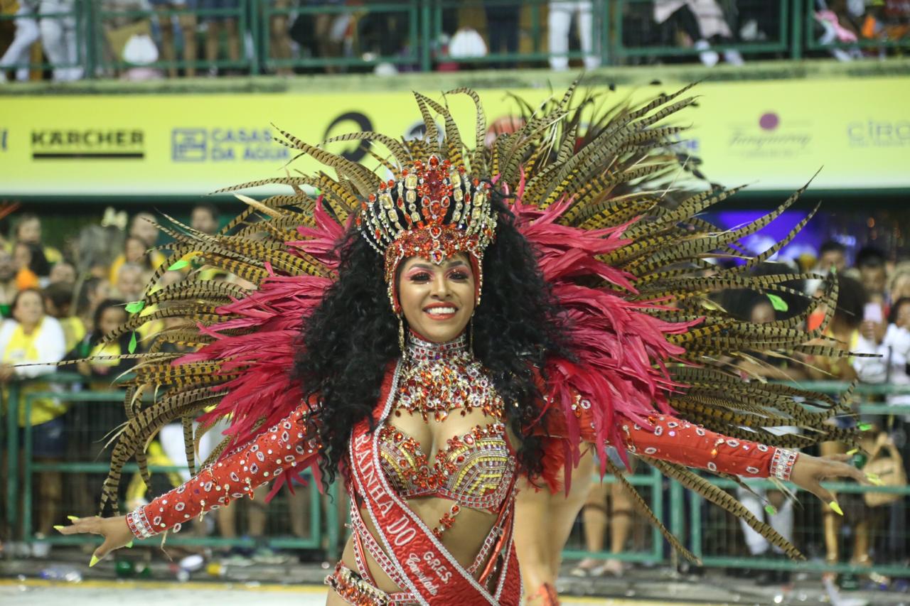 Desfile foi como um grande manifesto e evidenciou a luta das mulheres negras - Anderson Coelho/ND