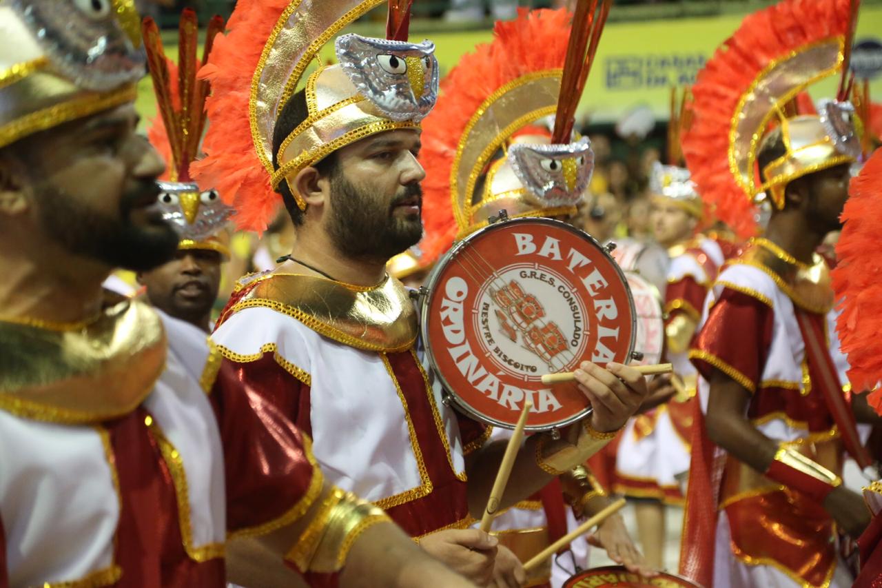 Bateria da consulado é comandada pelo Mestre Biscoito - Anderson Coelho/ND
