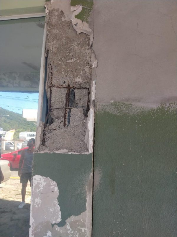 Moradores escutaram o estouro e logo deixaram o pr&eacute;dio – Foto: Corpo de Bombeiros de SC/ND