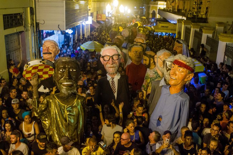 Olha o cortejo dos bonecos gigantes do Berbig&atilde;o do Boca passando na sua agenda cultural! – Foto: Foto Flavio Tin/ND