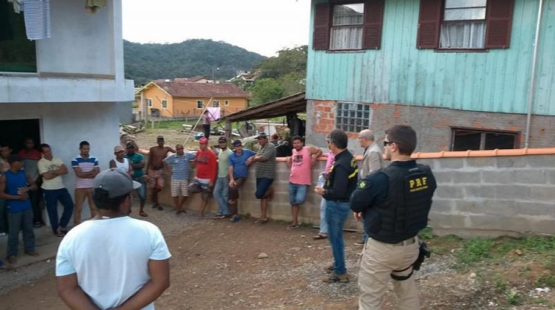 Trabalhadores resgatados de situa&ccedil;&atilde;o an&aacute;loga &agrave; escravid&atilde;o em Santa Catarina – Foto: Divulga&ccedil;&atilde;o/ND
