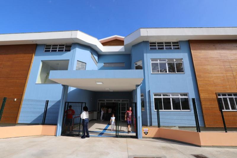 Fachada da Escola do Futuro, em Ratones, da rede municipal de ensino