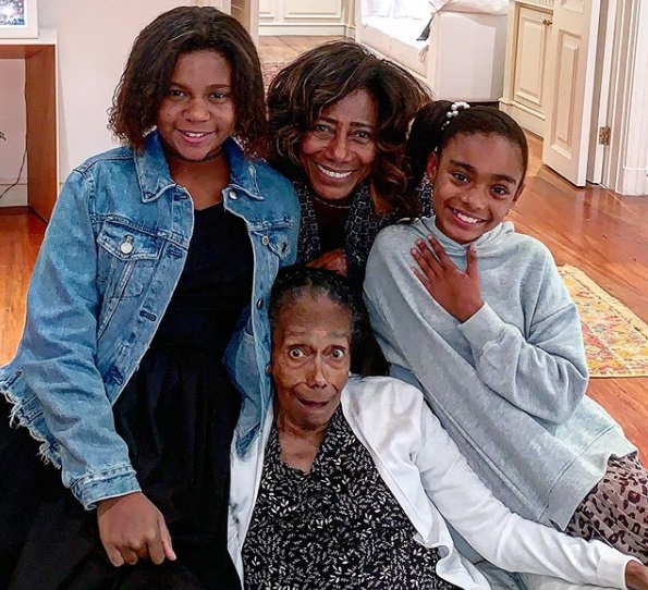 Gloria Maria com as filhas e a m&atilde;e, no anivers&aacute;rio de 89 anos da dona Edna, em 4 de setembro de 2019 – Foto: Reprodu&ccedil;&atilde;o/Instagram