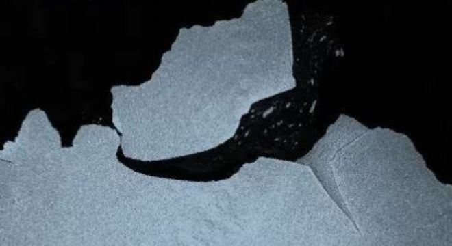 Iceber de 1 trilh&atilde;o de toneladas se “descolou” da costa e est&aacute; a deriva