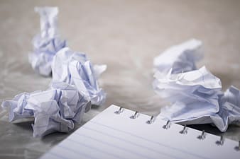 papel amassado