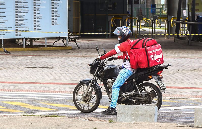 Homem trabalhou por mais de um ano como entregador por aplicativo em SC – Foto: Anderson Coelho/Arquivo/ND