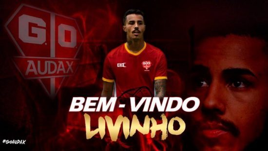 Com carreira na música, MC Livinho realiza sonho de ser jogador de futebol