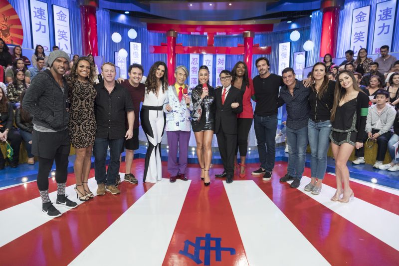 Elenco de “Made in Japão” novo quadro do Domingo Show com Sabrina Sato – Foto: Antonio Chahestian/Record TV