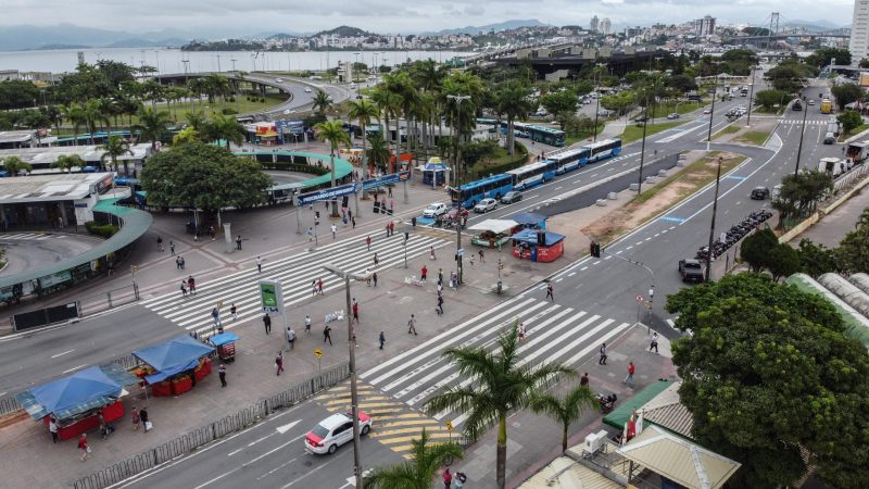 Furto dos fios causou a interdi&ccedil;&atilde;o da principal via de acesso dos &ocirc;nibus ao Ticen – Foto: Anderson Coelho/ND