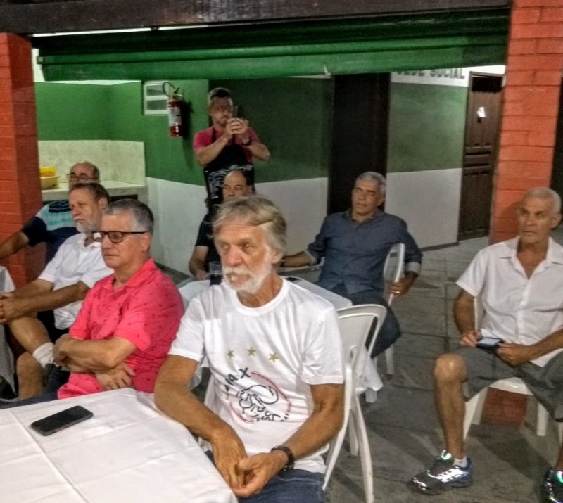 Craques e diretores presentes nos 45 anos do clube – Foto: Ajax/comunica&ccedil;&atilde;o