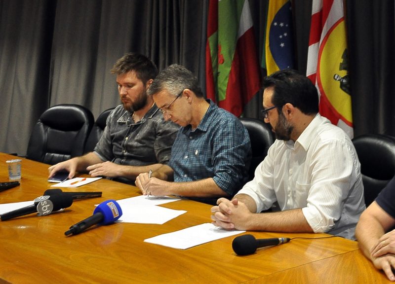 Decreto foi assinado na noite desta quarta-feira (18) &#8211; Foto: PMB/Divulgação/ND