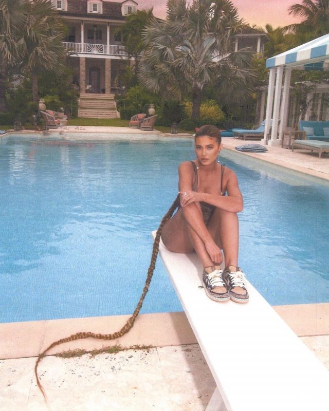 Kylie Jenner de folga em mansão nas Bahamas faz produção de fotos para as redes sociais – Foto: Reprodução Instagram/ND