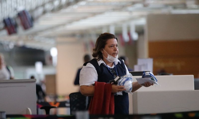 Governo também declarou emergência sanitária por um ano, apesar de não terem sido suspensas as aulas em nível nacional – Foto: Fernando Frazão/Agência Brasil/ND
