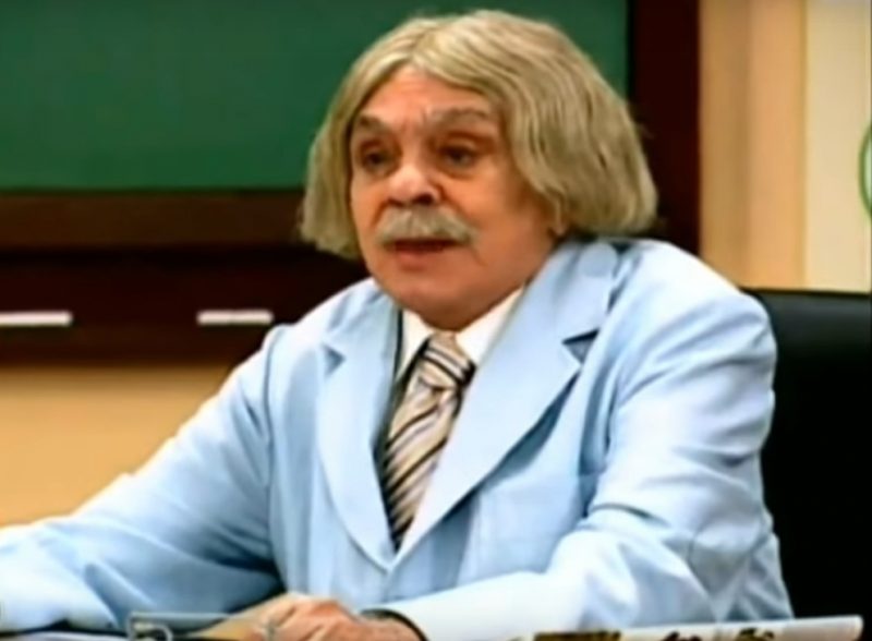 Chico Anysio marcou &eacute;poca na TV brasileira como o Professor Raimundo da Escolinha – Foto: Reprodu&ccedil;&atilde;o/YouTube