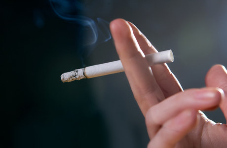Segundo a pol&iacute;cia, ela vendia cigarros e bebidas para os adolescentes – Foto: Getty Images