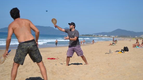 Beach Tennis, o esporte que virou febre em Floripa