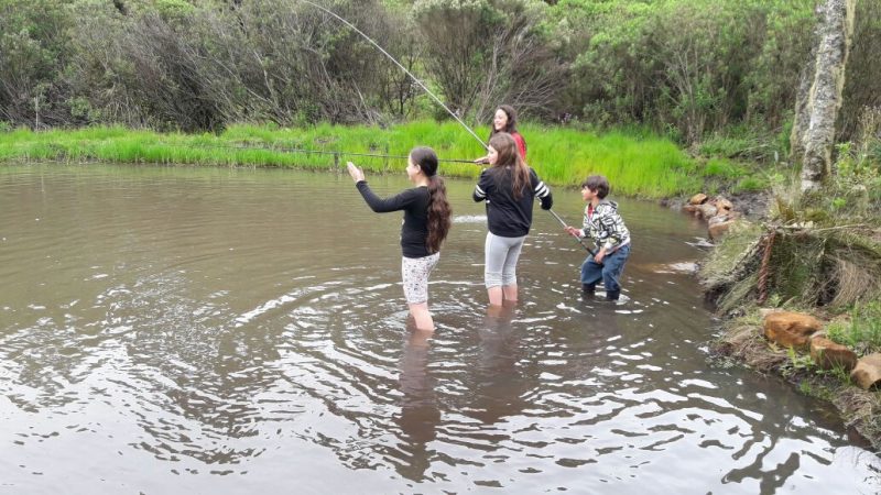 Hora da pescaria em família – Foto: Divulgação/ND