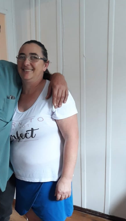 Lili Quisinski, de 49 anos, foi a primeira vítima fatal da Covid-19 em Rodeio, no Vale do Itajaí. Ela estava internada desde o dia 2 de maio no Hospital Santa Catarina em Blumenau. Ela morreu 20 dias depois. Confira a reportagem completa: <a href="https://bit.ly/2TyFg52">https://bit.ly/2TyFg52</a> - Reprodução/Facebook