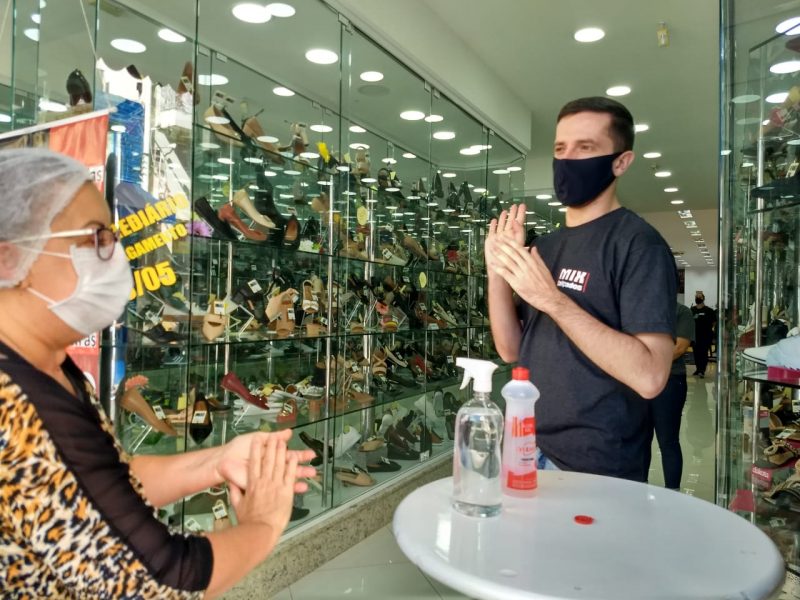 Mais da metade das grandes empresas com mais de 500 funcion&aacute;rios foram impactadas pelas medidas de isolamento social – Foto: Ian Sell/ND