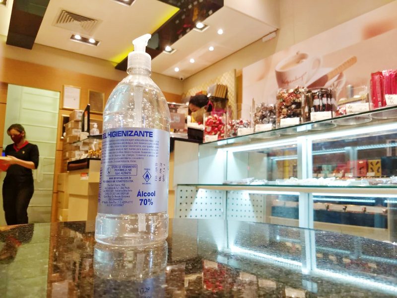 Movimento nas lojas caiu com interrup&ccedil;&atilde;o do transporte coletivo – Foto: Ian Sell/ND