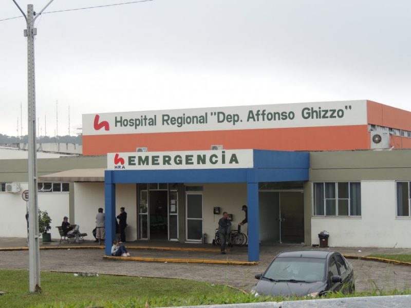 Os dois homens deram entrada no Hospital Regional de Ararangu&aacute; com ferimentos &agrave; bala nesta segunda-feira (6). Foto: Divulga&ccedil;&atilde;o/ND