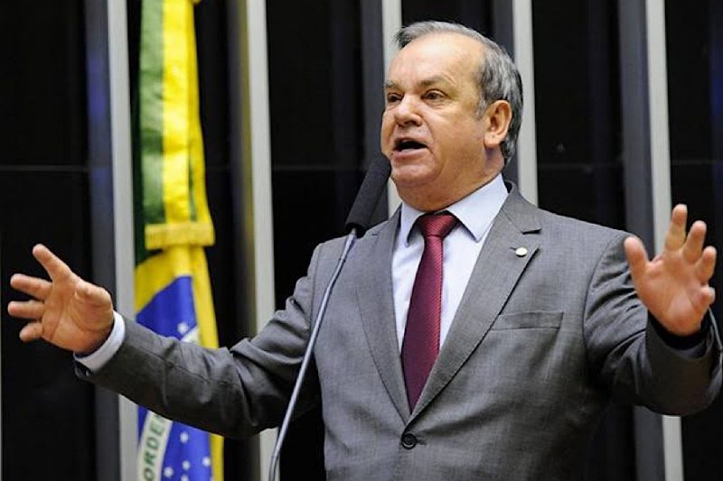 Deputado Peninha quer medicamento sem o peso dos impostos , já que é um dos mais caros do mundo – Foto: Divulgacão/Paulo Alceu/ND