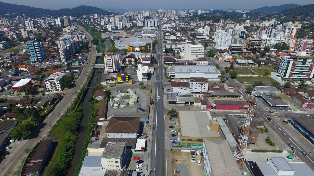 Com a morte de duas idosas, registradas no dia 20 e 22 de maio, Joinville chegou a marca de 15 vítimas fatais da Covid-19. As vítimas tinham 60 e 62 anos, e estavam internadas em hospital público - Reprodução/Youtube