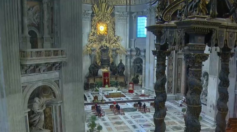 Papa Francisco celebrou a missa do Domingo de Páscoa com a tradicional bênção “Urbi et Orbi” – Foto: Twitter/Reprodução