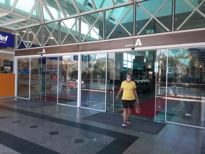 Shoppings podem funcionar das 11h &agrave;s 21h em Blumenau a partir desta segunda (17), inclusive aos finais de semana – Foto: Talita Catie/ND