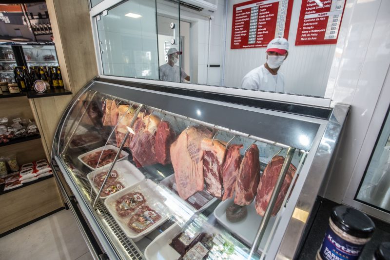 Baixa tamb&eacute;m foi vista em a&ccedil;ougue no bairro Coqueiros – Foto: Anderson Coelho/ND