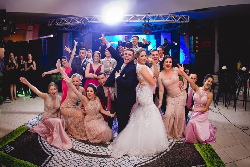 Coreografia dos noivos e padrinhos desenvolvida por Feito Para Emocionar &#8211; Foto: Noellen e Luiz Felipe | Foto: Alexandre Santana