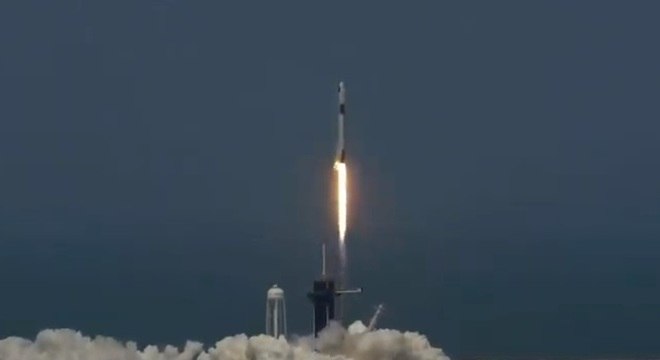 C&aacute;psula espacial Crew Dragon partiu neste s&aacute;bado em dire&ccedil;&atilde;o &agrave; Esta&ccedil;&atilde;o Espacial – Foto: Reprodu&ccedil;&atilde;o/Nasa/ND