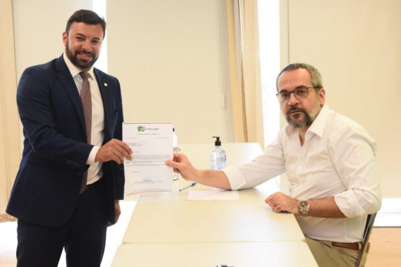 Encontro com o ministro da educação e entrega do convite para a reunião do Fórum – Foto: Divulgação/ND