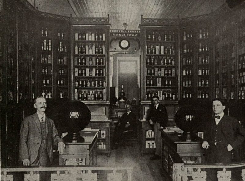 F&aacute;rm&aacute;cia Popular no Centro de Florian&oacute;polis, no in&iacute;cio de 1919 – Foto: FCC/Reprodu&ccedil;&atilde;o/ND