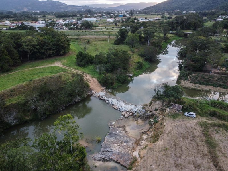 Corpo de criança é encontrado às margens do Rio Cubatão em Santo Amaro da Imperatriz