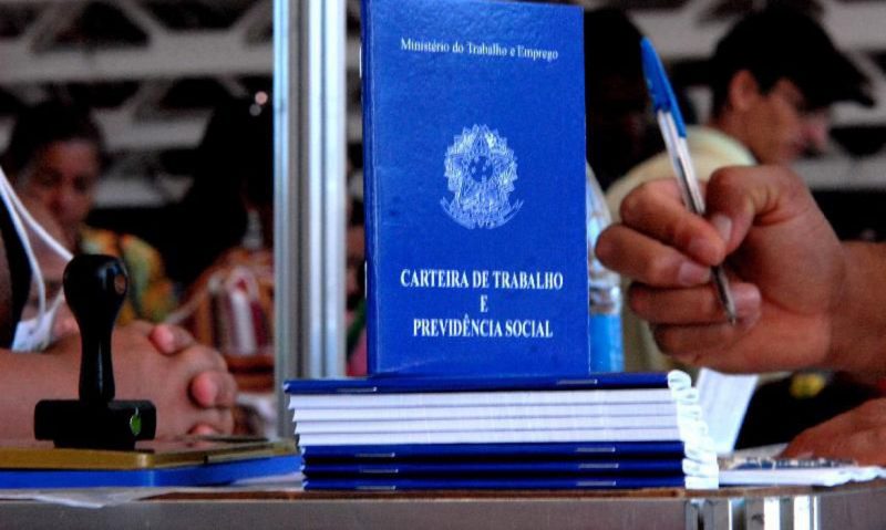 Carteira de Trabalho – Foto: Marcelo Casal/Agência Brasil