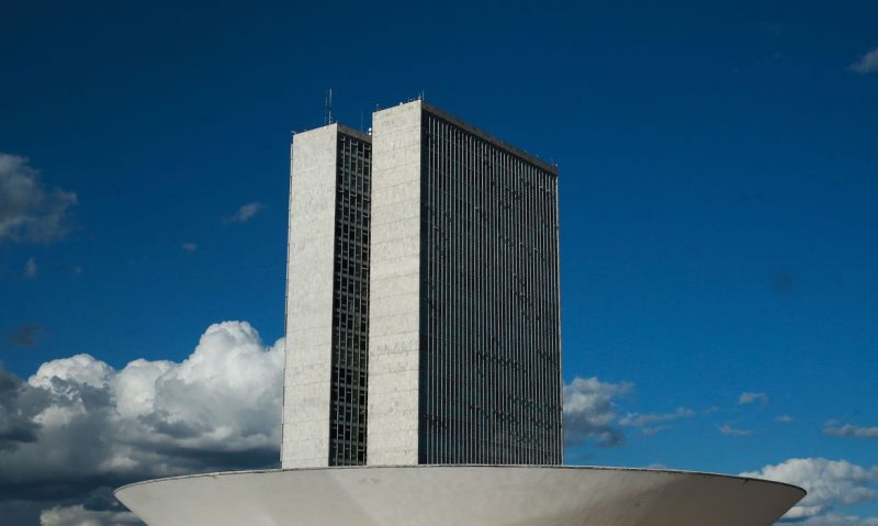 Senado contratou curso de comunicação no valor de R$ 3,8 mil a hora-aula