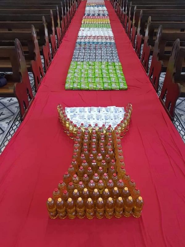 Alimentos serão doados a famílias carentes – Foto: Paróquia/Divulgação/ND