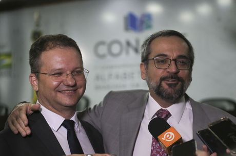 Secretário Nacional de Alfabetização Carlos-Nadalim e Ministro da Educação Abraham Weintraub – Foto: José Cruz/Agência Brasil