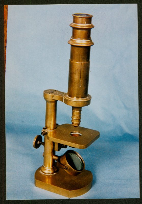 Microscópio onde Fritz Müller desenvolveu grande parte de suas pesquisas &#8211; Foto: Acervo Museu Ecologia Fritz Müller/Divulgação/ND