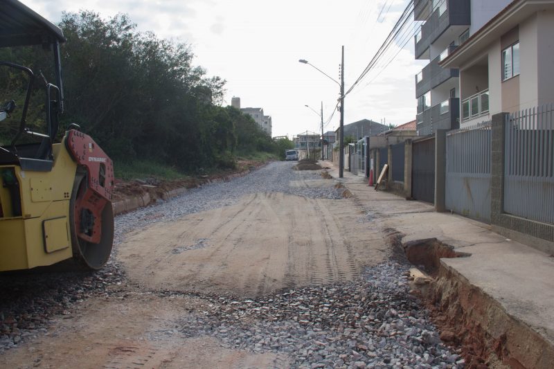 Rua Amarildo Ghizoni, na Serraria, recebe novo asfalto por meio das obras de infraestrutura realizadas pela prefeitura em toda a cidade – PMSJ/Divulga&ccedil;&atilde;o/ND