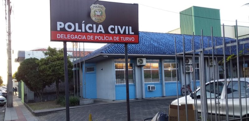 Após a prisão, homem foi levado para a Delegacia de Polícia de Turvo – Foto: Polícia Civil/Divulgação/ND