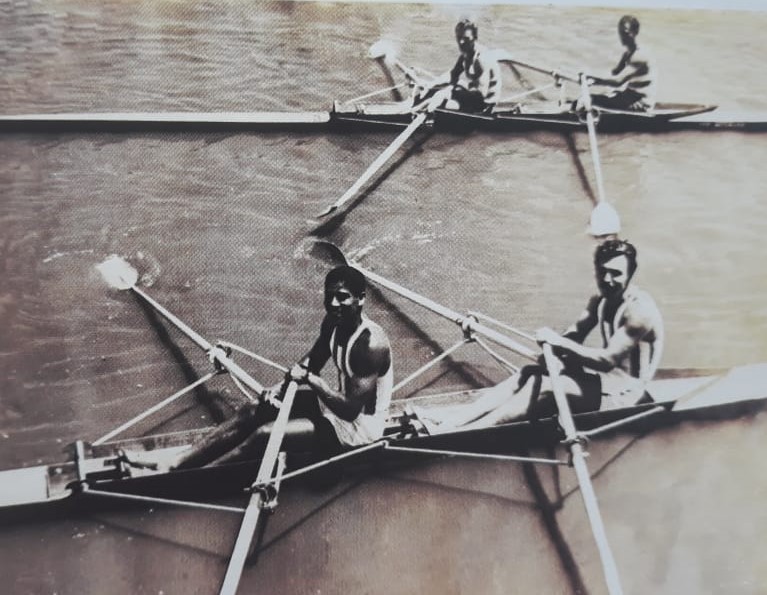 Toninho e Nelson Chierighini vencedores da Regata Internacional de Porto Alegre no barco Double Skiff, em 1970. – Foto: Acervo Fam&iacute;lia Sady Cayres Berber