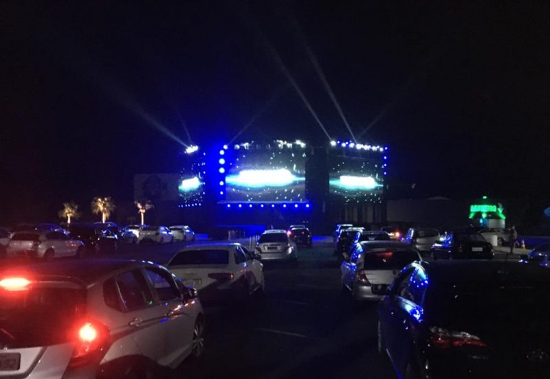 O drive-in conta com tr&ecirc;s tel&otilde;es para que seja visto de qualquer local do estacionamento – Foto: Marcos Jord&atilde;o/ND