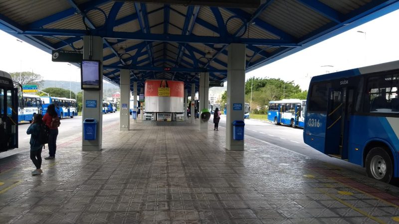 Conselheiros determinaram que município avalie gestão futura dos terminais, considerando a integração com o novo sistema de transporte coletivo da região metropolitana – Foto: Ian Sell/ND