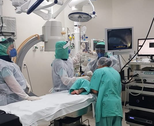 Entre preparar o paciente, anestesiar e concluir o processo, a opera&ccedil;&atilde;o durou 30 minutos – Foto: Divulga&ccedil;&atilde;o/ND