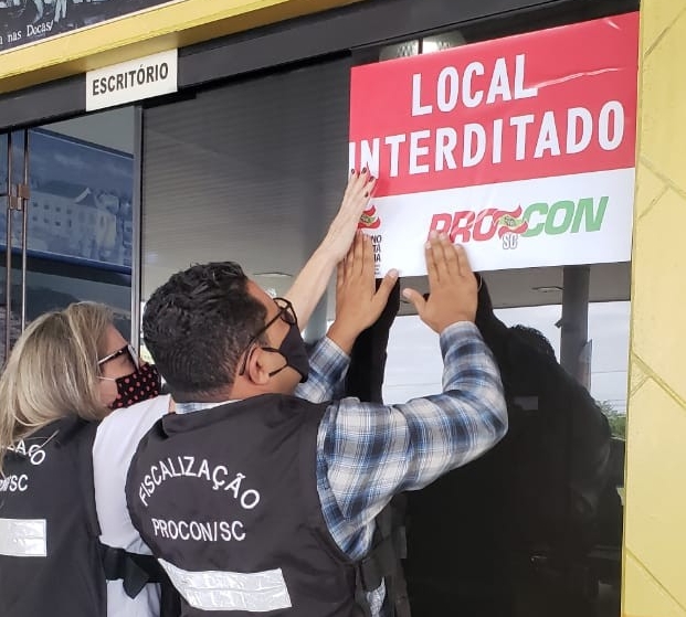Posto foi autuado ap&oacute;s amostras de combust&iacute;vel registrarem 68% de etanol na composi&ccedil;&atilde;o – Foto: Divulga&ccedil;&atilde;o/Procon SC